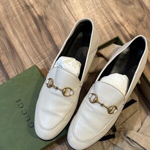 Gucci Women's Cream Leather Loafers with Gold Detail